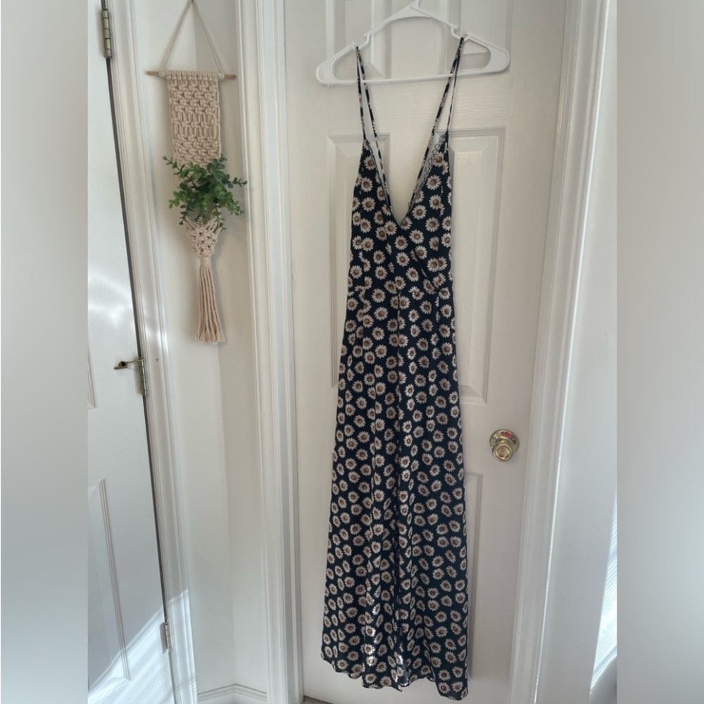 🔆SOLD🔆Maxi Dress / Cute Large w/V Neck